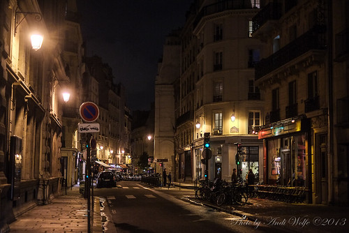 Paris at night by andiwolfe