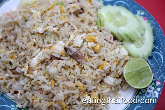 crab fried rice (khao pad boo ข้าวผัดปู)