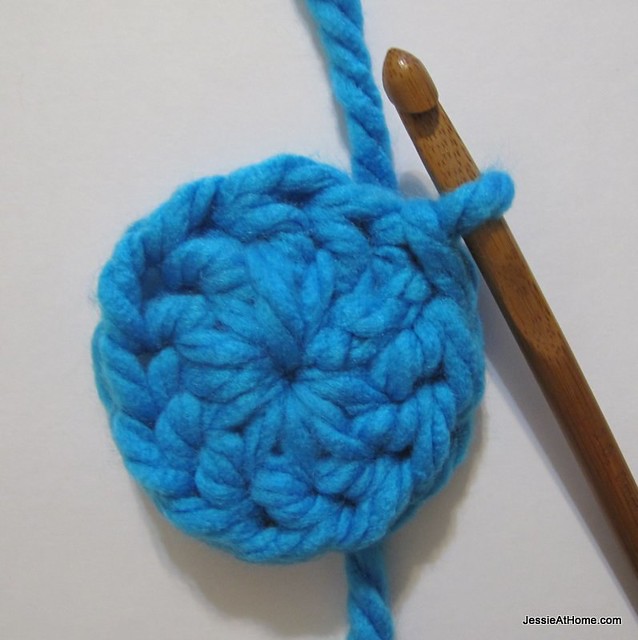 Liz-Hat-Free-Crochet-Pattern-Round-One