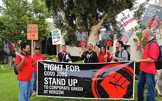 As negotiations with Verizon West continue, CWA members of Local 9575 rally at the Camarillo yard location.