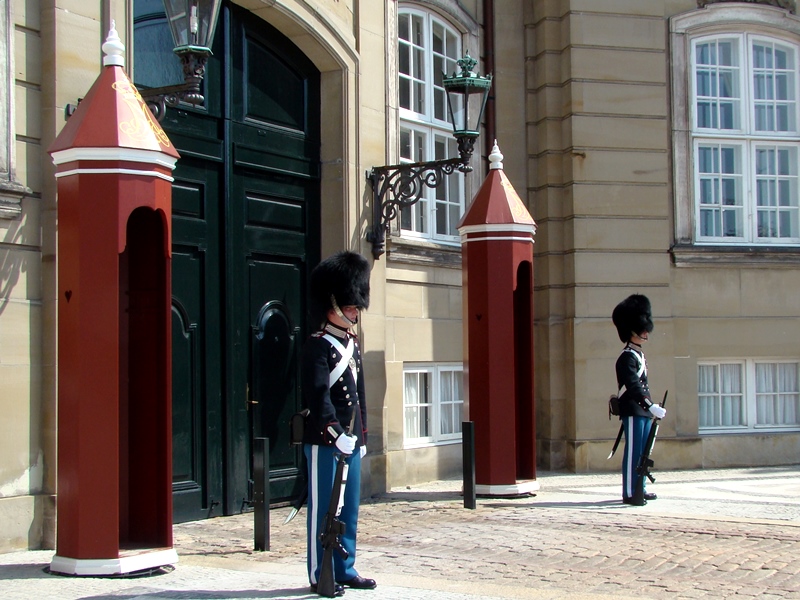 Amalienborg guards