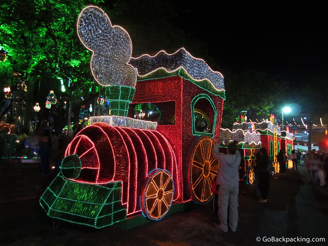 The theme of this year's Christmas light displays is the history of Antioquia. A train sub-theme is evident in Parque Envigado.