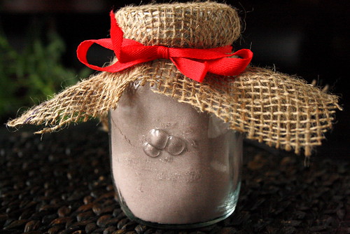 Last Minute Gift Idea: Homemade Hot Chocolate Mix