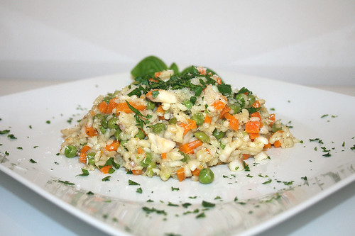 47 - Gemüse-Risotto mit Rotbarsch - Seitenansicht / Vegetable risotto with redfish - Side view