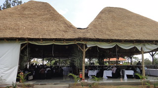第15屆國際國民大會會場，於非洲烏干達仿傳統屋舍的開放會議空間進行。