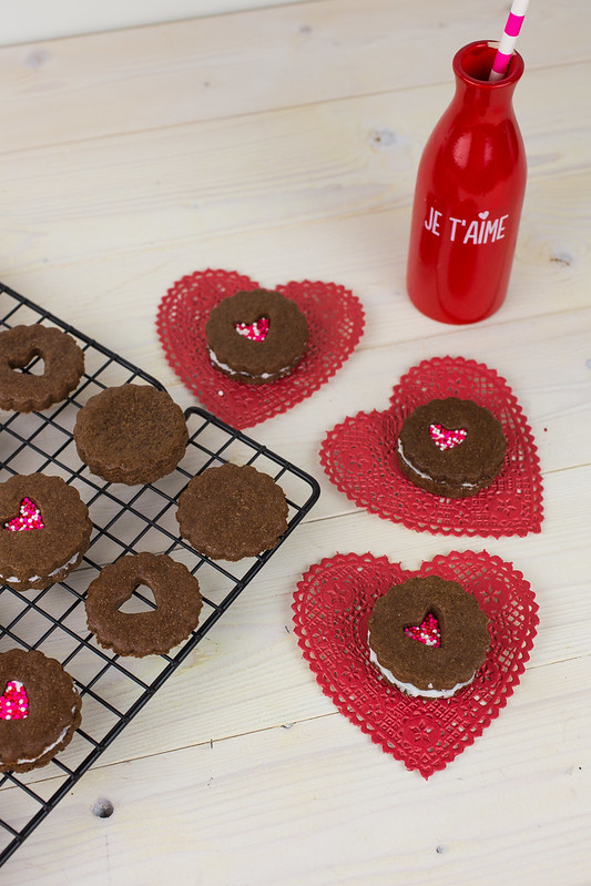 Valentine Linzer Cookies-3.jpg
