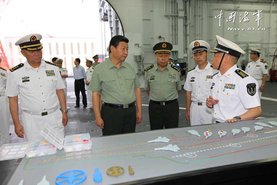 8月28日下午 習總視察海軍遼寧號航母