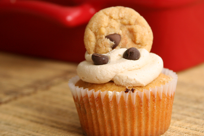 chocolate chip cookie dough cupcakes 7