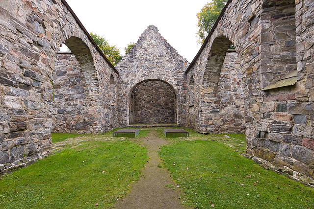 Nes Church Ruins-3554