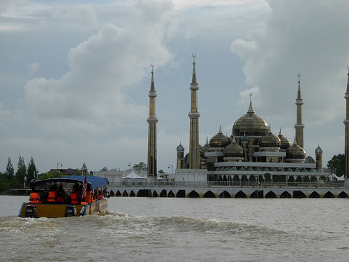 Tour boast near Crystal Mosque Terengganu