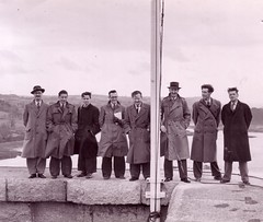 Dathlu canmlwyddiant y bont Britannia yn 1950.  Celebrating the centenary of the Britannia bridge in 1950
