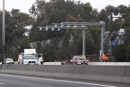 New speed cameras installed over the inbound lanes of the Monash Freeway