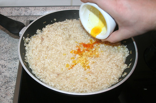 30 - Safran zum Reis geben / Add saffron