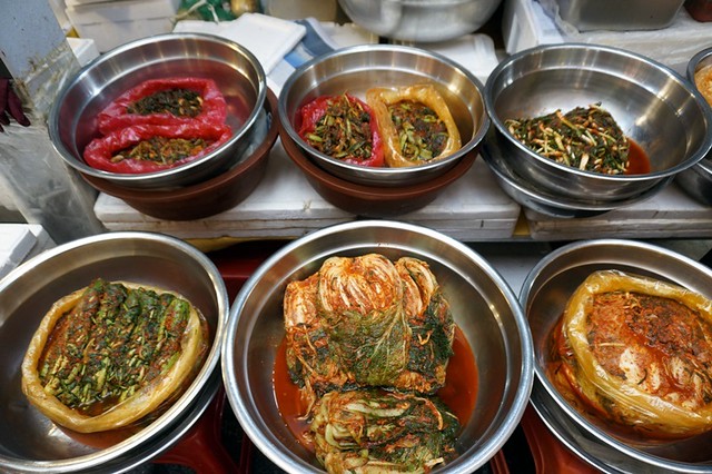 Gwangjang Traditional Market in Korea - rebeccasaw blog-026
