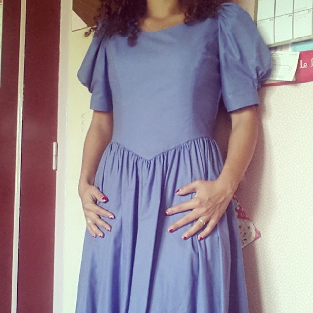 ★ aujourd'hui je porte ma robe #lauraashley ★ avec des bottines de chez kiabi et une veste courte hetm ★ #mode #look #ourlittlefamily #france
