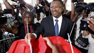 Henry Rajaonarimampianina has won the presidential elections in Madagascar. The country has faced a political impasse for years. by Pan-African News Wire File Photos