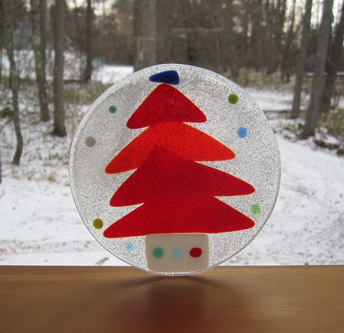 赤いツリーの飾り皿窓Sサイズ by Poran111