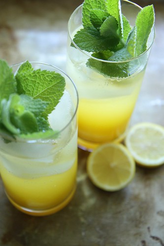 Sparkling Mango Lemonade
