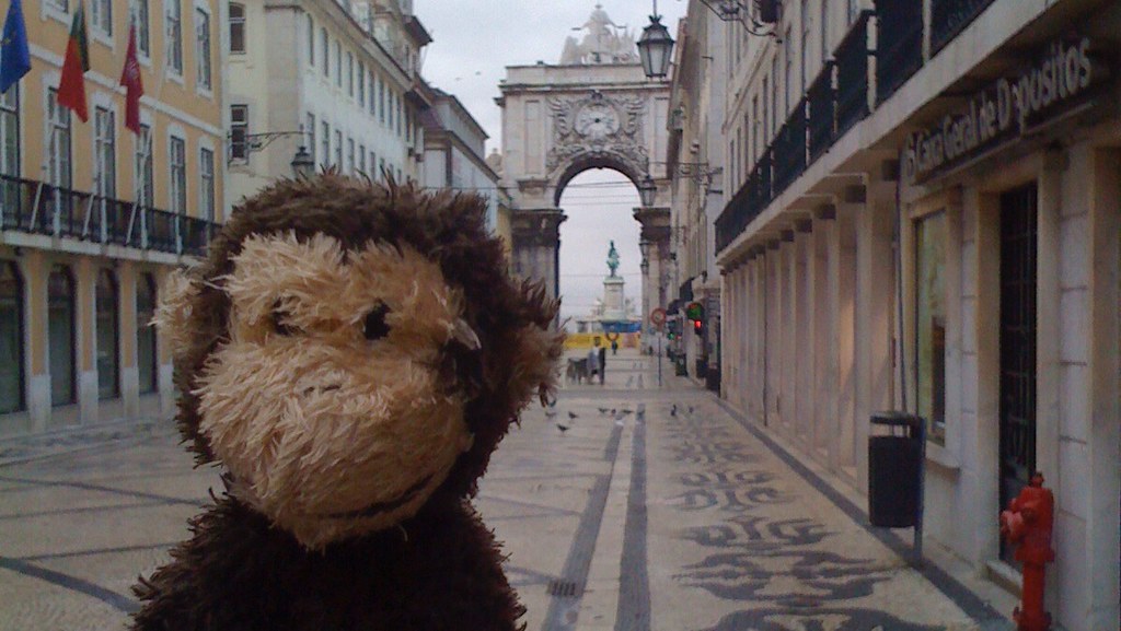 Pleepleus in the Streets of Lisboa