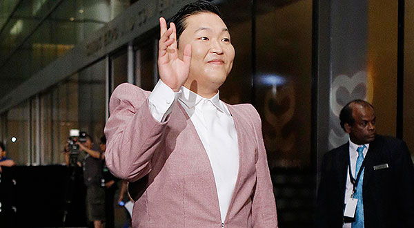 Psy on the red carpet (image via Starcount) 