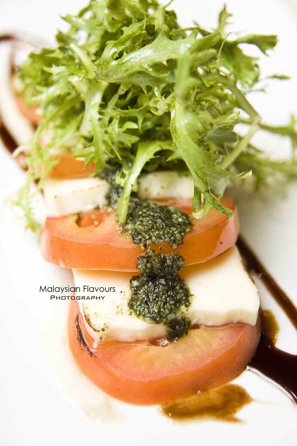 tomato-and-mozzarella-salad