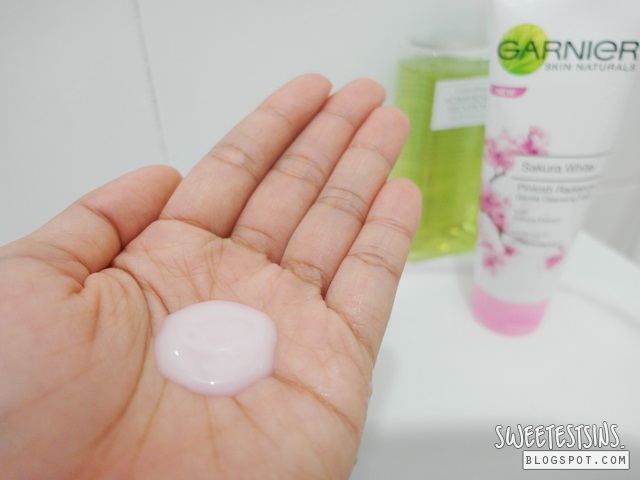 garnier sakura white pinkish radiance gentle cleansing foam swatch