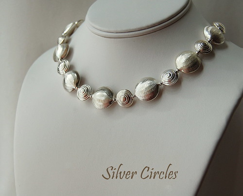 Silver Circles Necklace by gemwaithnia