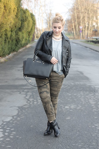 outfit-camouflage-army-hose-jeans-pants-fashion-blog-michael-kors