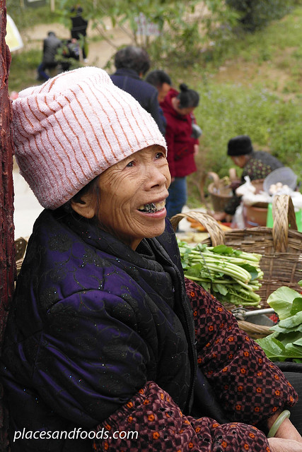 bama old people selling vegetables