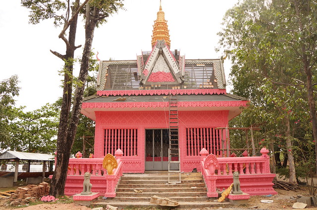 Kampot temple on fish island