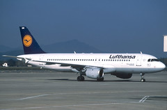 Lufthansa A320-211 D-AIQM GRO 01/12/1998