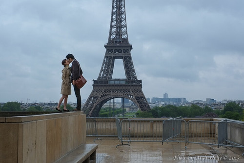 Lovers at Esplanade du Trocadéro by andiwolfe