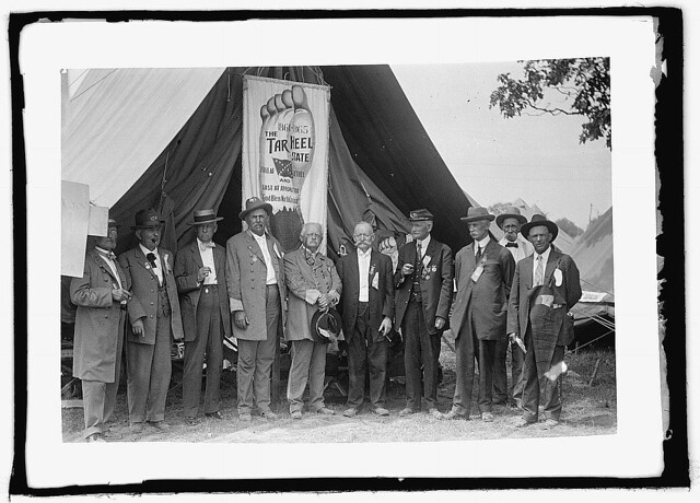Confederate veterans at the 50th Reunion of the battle, held in Gettysburg in 1913. The National Photo Company news service posed a group from North Carolina with their Tar Heel banner (LOC)