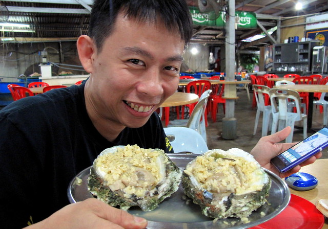 Perak Day Trip - Sitiawan giant oysters