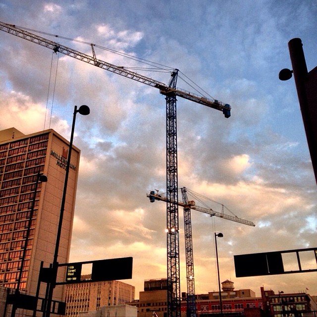 cranes in the morning #wherepigsfly #cincinnati #porkopolis #downtowncincy  #construction