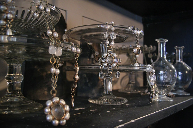 Kotomi-jewellery display