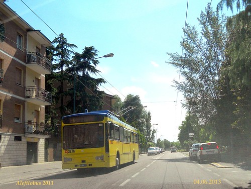 Modena filobus Socimi n°13 in via Fratelli Rosselli - linea 6