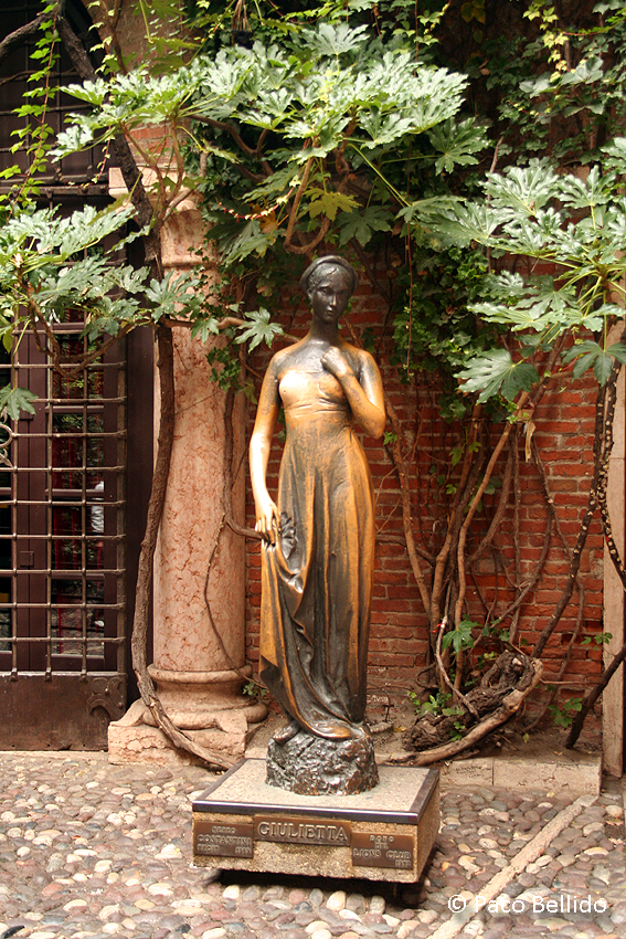Estatua de Giulietta. © Paco Bellido, 2006