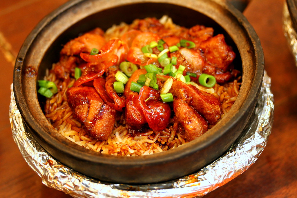 Malaysia Boleh's Petaling Street Famous Claypot Chicken Rice 茨廠街驰名瓦煲雞飯