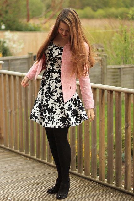 OOTD, outfit of the day, pink boucle blazer, pink cardigan, monochrome floral dress, black tights, studded boots