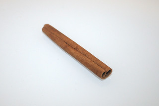 13 - Zutat Zimtstange / Ingredient cinnamon stick