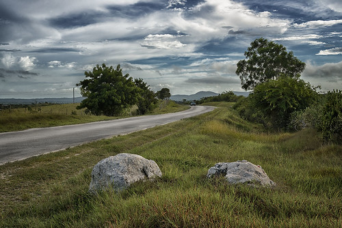 Camino a Gibara by Rey Cuba