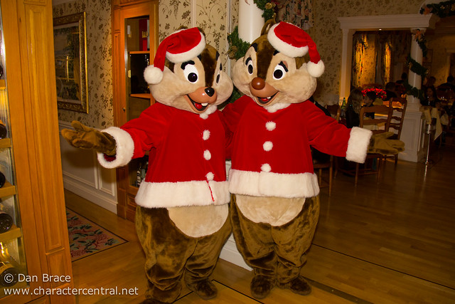 Meeting Christmas Chip and Dale