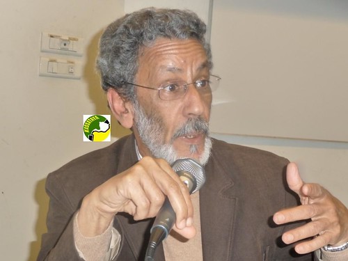 Le Pr. Abdel Weddoud Ould Cheik donnant une conférence à Paris en avril 2012. DR Abdoulaye Diagana/kassataya.