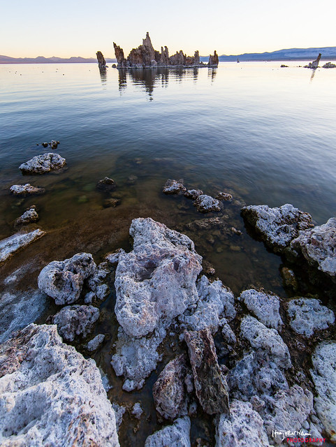 Tufa in Mono Lake by hoàng khai nhan