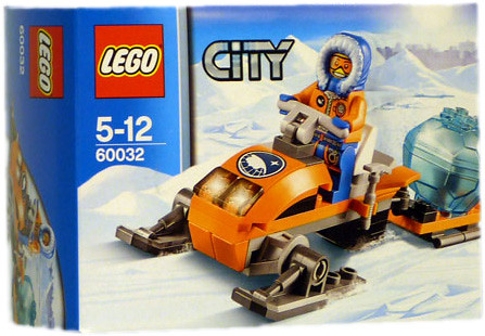 Snow Speeder limited edition pack Lego City  Arctic Snowmobile
