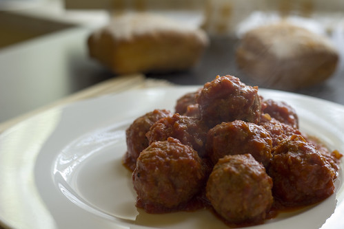 Meat balls in tomatoes sauce