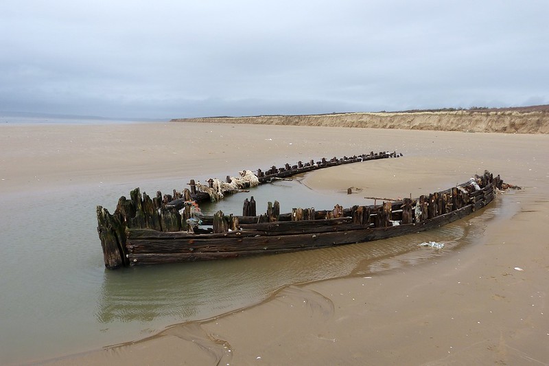 P1070038 - Shipwreck, Cefn Sidan