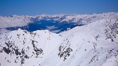 Widok z Monte Pasquale (3553m) na Soldenspitze (3376m) i jezioro Lago di Resia.