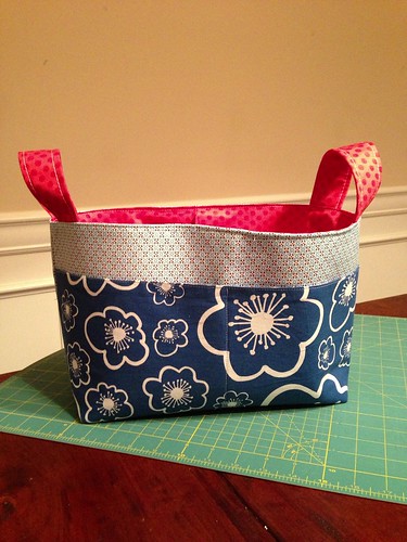 Divided Basket pattern by Noodlehead